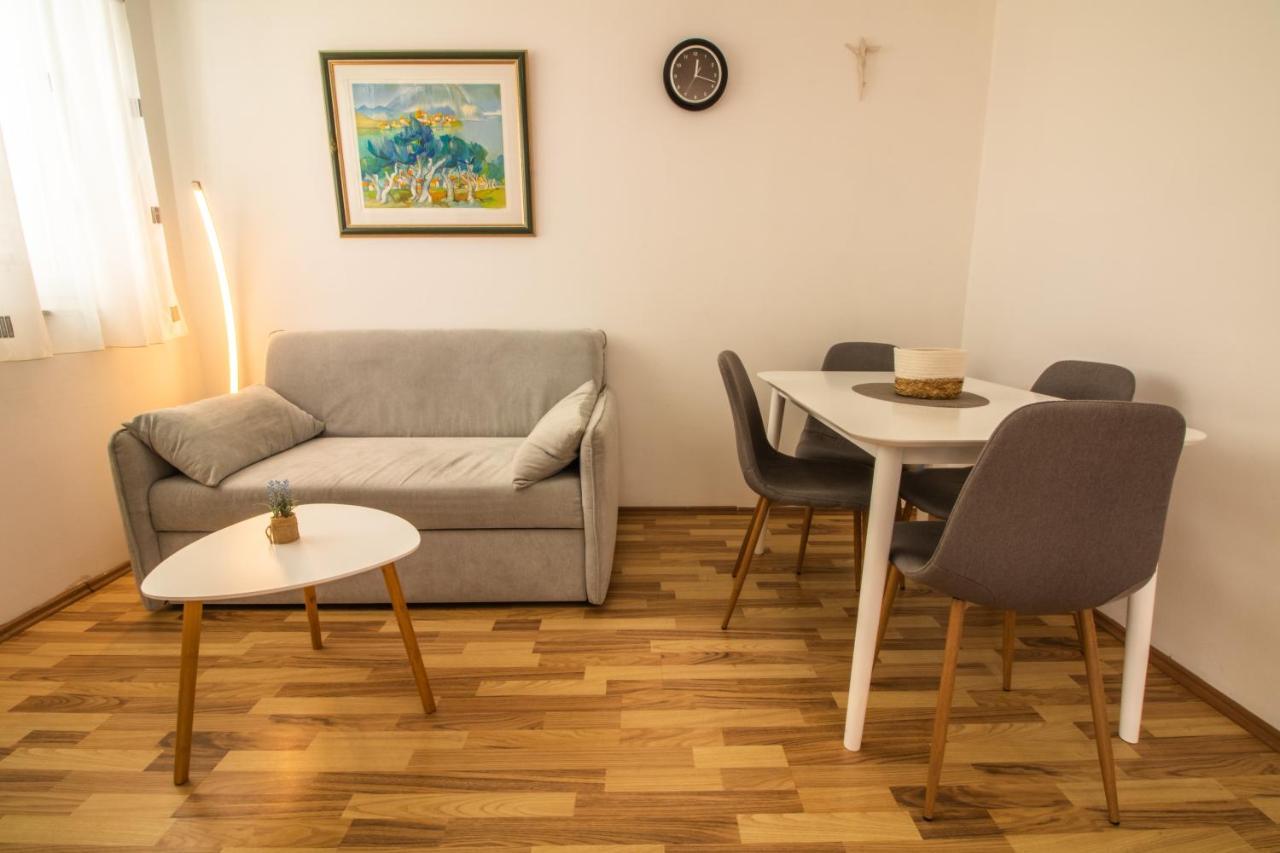 Apartment Damir With Balcony In Quiet Area 바슈카 외부 사진