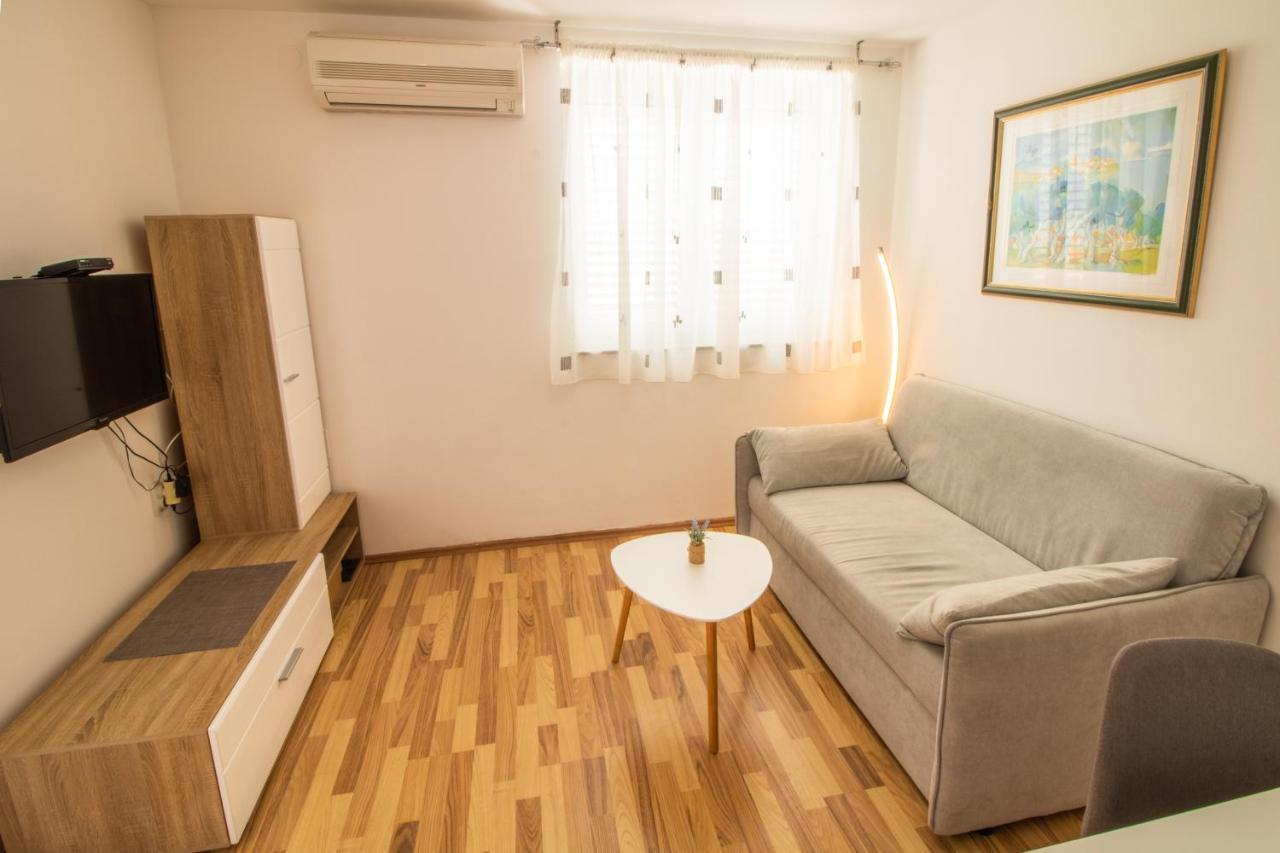 Apartment Damir With Balcony In Quiet Area 바슈카 외부 사진